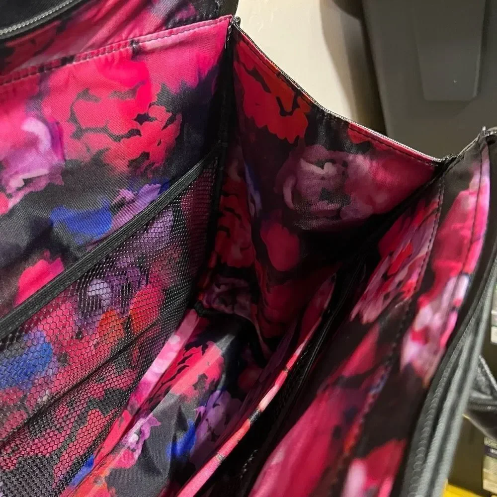 Mary Kay tote like new